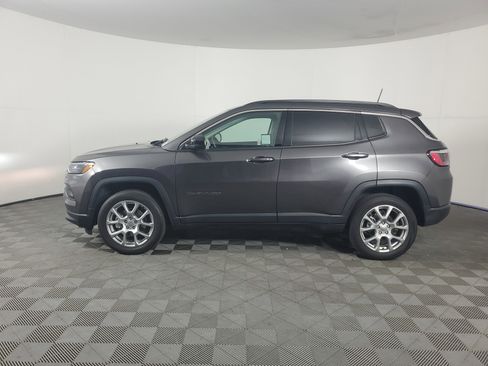 Used 2022 Jeep Compass Latitude image 7