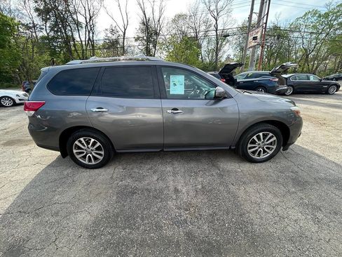 Used 2016 Nissan Pathfinder SV w/ Cargo Package image 14