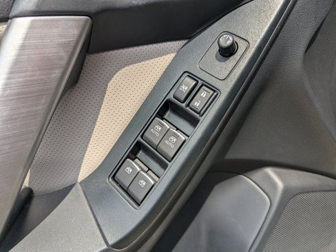 Used 2018 Subaru Forester 2.5i Limited AWD/4WD image 10