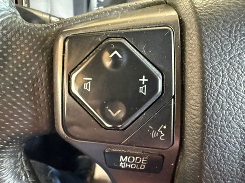 Used 2018 Toyota Tacoma TRD Off-Road RWD image 18