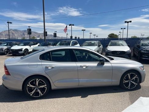 Used 2024 Volvo S60 B5 Core AWD/4WD image 2