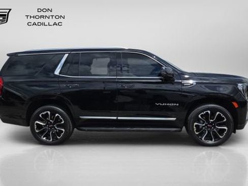 Used 2023 GMC Yukon SLT w/ SLT Premium Package AWD/4WD image 6