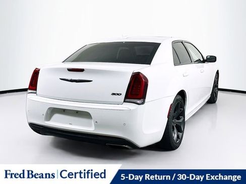Used 2022 Chrysler 300 Touring L w/ Popular Equipment Group image 8
