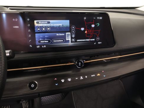 Used 2023 Nissan Ariya FWD image 5