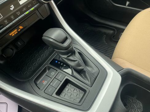 Certified 2021 Toyota RAV4 LE image 27