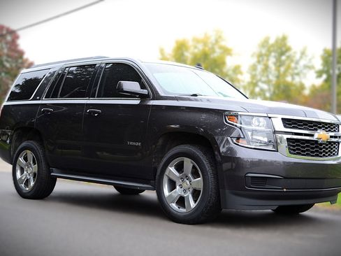 Used 2017 Chevrolet Tahoe LT image 3