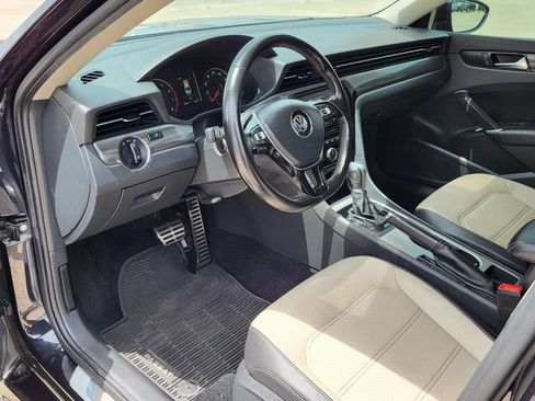 Used 2020 Volkswagen Passat 2.0T R-Line image 3