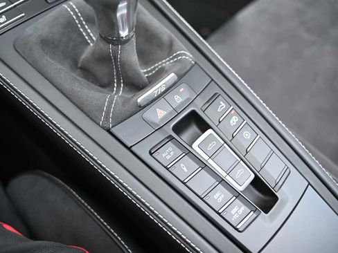 Used 2020 Porsche 718 Boxster Spyder image 21