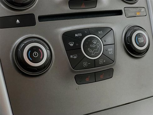 Used 2013 Ford Edge SEL image 19