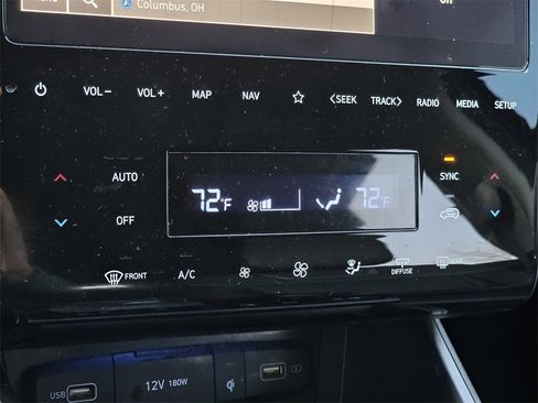 Certified 2023 Hyundai Tucson Limited w/ Winter Package image 34