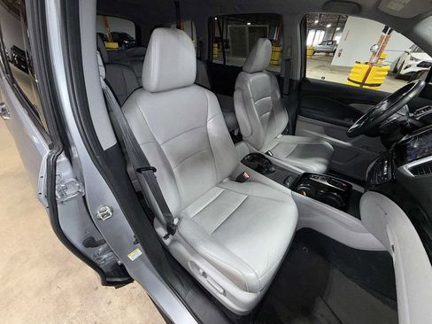 Used 2016 Honda Pilot Touring image 15
