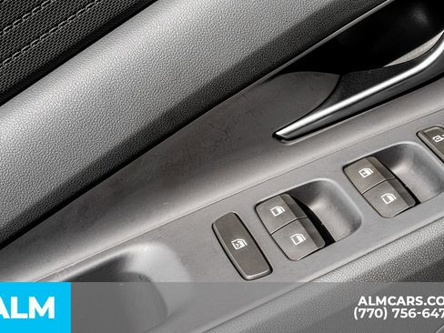 Used 2025 Hyundai Elantra SE image 52