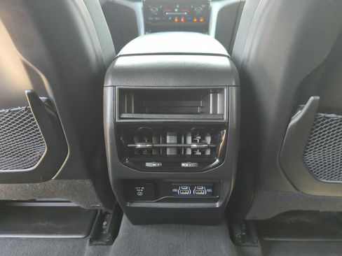 Used 2023 Jeep Grand Cherokee Altitude AWD/4WD image 28