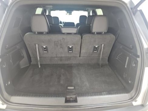 Used 2025 Chevrolet Traverse LT AWD/4WD image 11