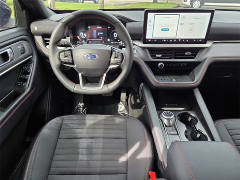 Used 2025 Ford Explorer ST-Line w/ Premium Package image 26