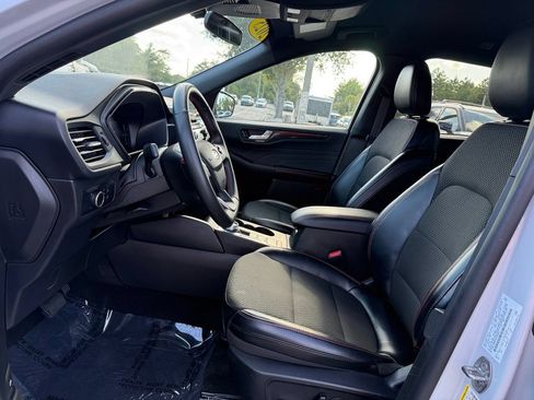 Used 2025 Ford Escape ST-Line FWD image 15
