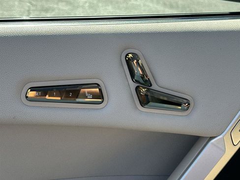 Used 2024 BMW iX M60 image 23