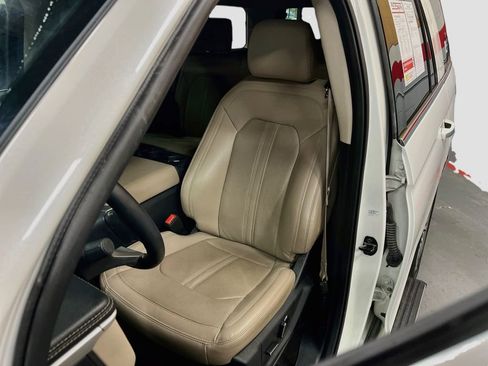 Used 2023 Ford Expedition Limited AWD/4WD image 20