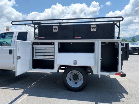 Used 2016 Ford F550 4x4 SuperCab Super Duty image 30