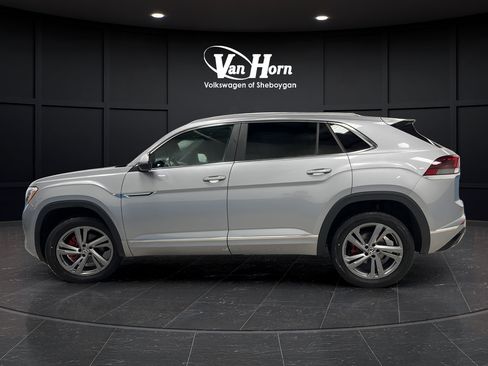 Used 2024 Volkswagen Atlas Cross Sport SEL R-Line AWD/4WD image 4