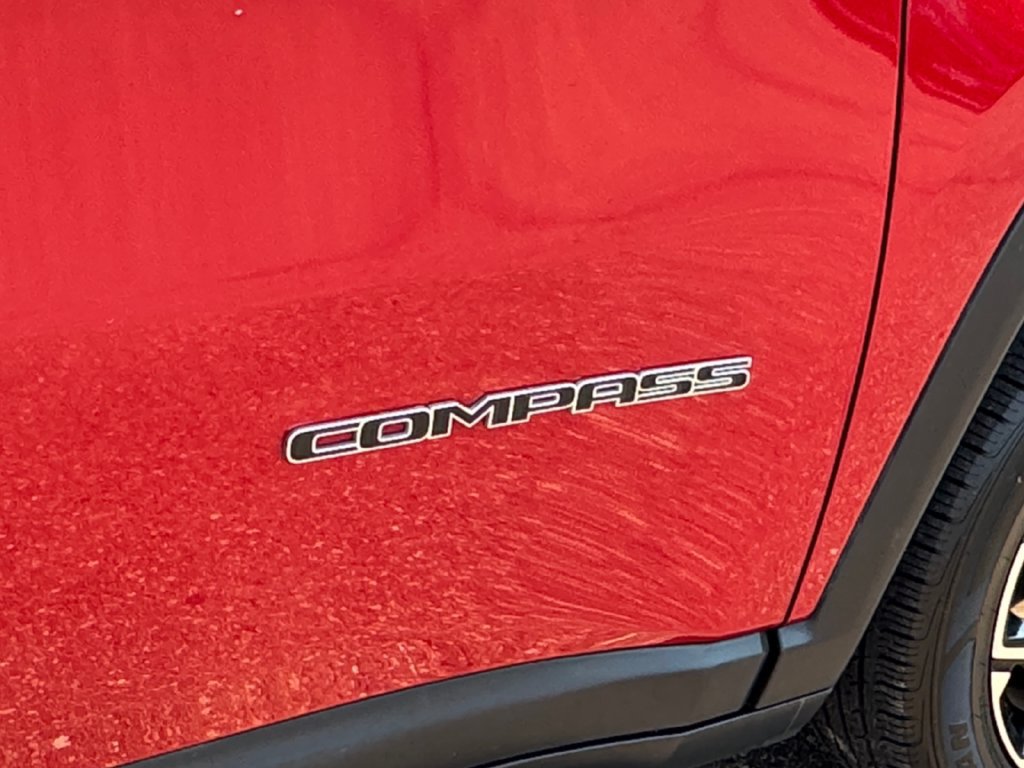 Used 2025 Jeep Compass Limited AWD/4WD image 36