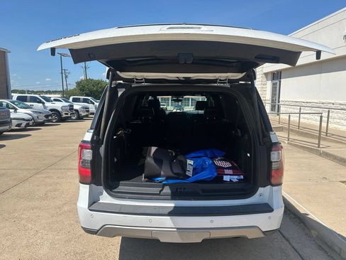 Used 2020 Ford Expedition Max Limited RWD image 4