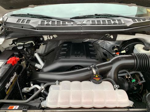 Used 2016 Ford F150 XLT w/ Equipment Group 302A Luxury RWD image 9