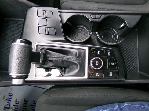 Used 2023 Kia Sportage LX image 10