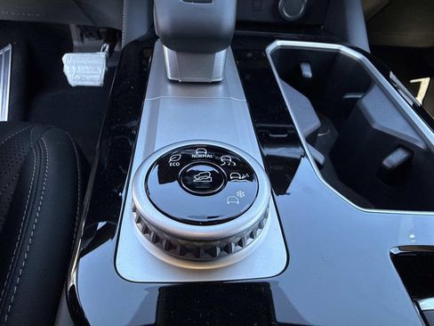 New 2026 Mitsubishi Outlander SEL image 38