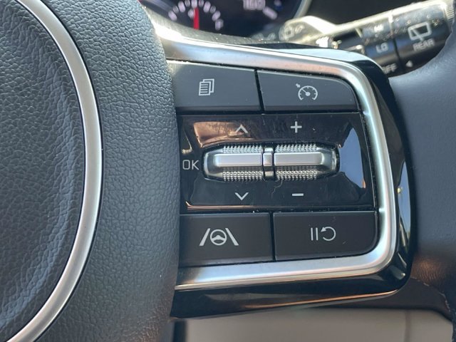 Certified 2024 Kia Carnival LX FWD image 20