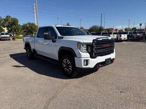 Used 2020 GMC Sierra 2500 AT4 w/ AT4 Premium Package AWD/4WD image 3