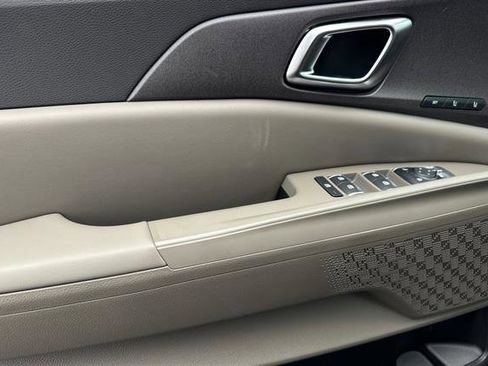 New 2026 Kia Carnival EX FWD image 11