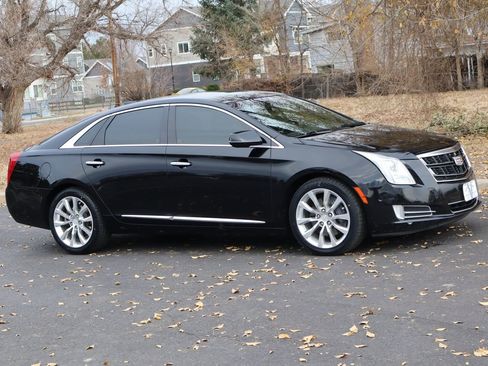 Used 2016 Cadillac XTS Luxury image 2