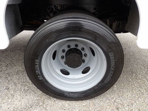 Used 2015 Ford F550 2WD Regular Cab Super Duty w/ Power Equipment Group image 59