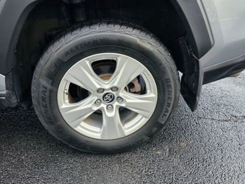 Used 2019 Toyota RAV4 XLE w/ Convenience Package image 48