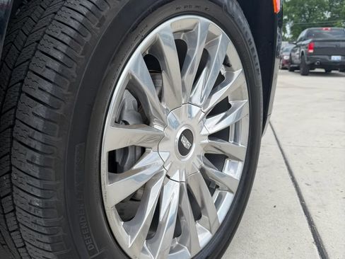 Used 2023 Cadillac Escalade Premium Luxury w/ LPO, Floor Liner Package AWD/4WD image 9