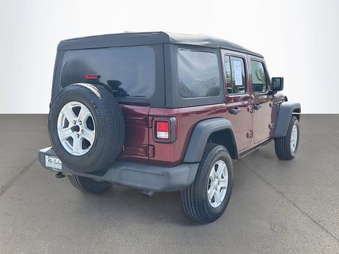 Used 2022 Jeep Wrangler Unlimited Sport AWD/4WD image 4