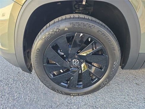 New 2026 Volkswagen Atlas SE FWD image 7