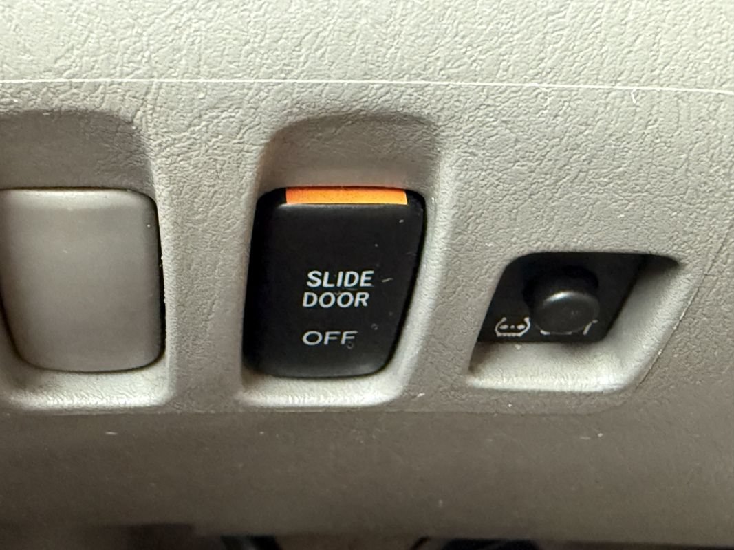 Used 2005 Toyota Sienna LE FWD image 11
