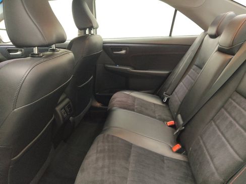 Used 2015 Toyota Camry XSE w/ Advanced Technology Package image 18