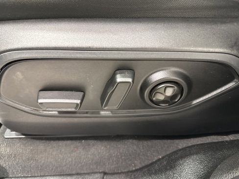 Certified 2023 Jeep Grand Cherokee L Limited image 24