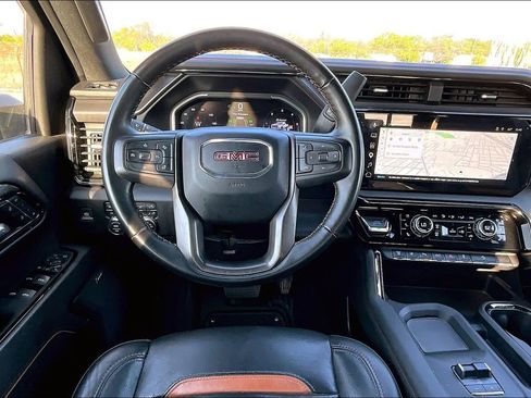 Used 2024 GMC Sierra 2500 AT4 w/ AT4 Premium Plus Package AWD/4WD image 6