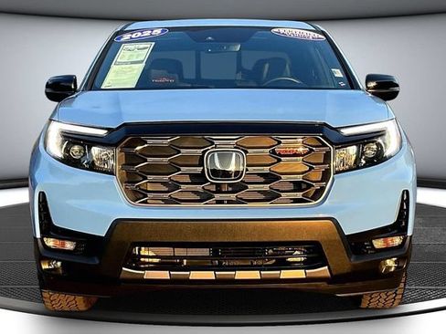 Used 2025 Honda Ridgeline TrailSport image 2