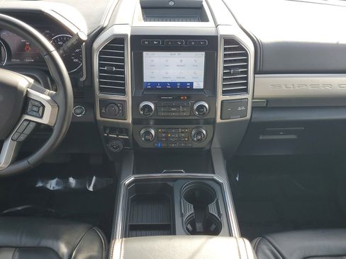 Certified 2021 Ford F250 Platinum w/ FX4 Off-Road Package image 14