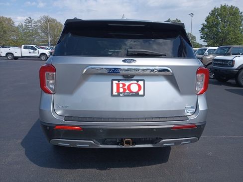 Used 2020 Ford Explorer XLT w/ Equipment Group 202A image 8