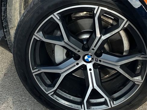 Used 2021 BMW X5 sDrive40i w/ M Sport Package image 10