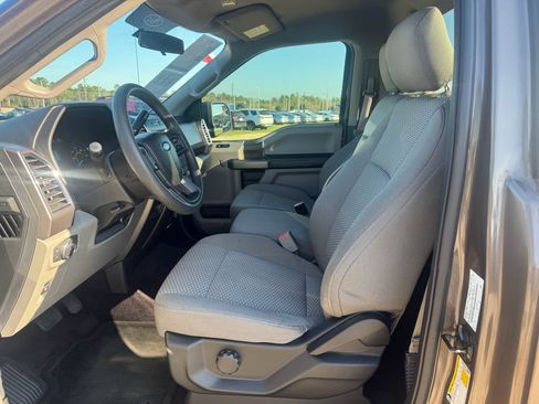 Used 2016 Ford F150 XLT image 9