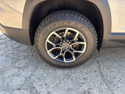 New 2026 Chevrolet Equinox ACTIV w/ Safety and Technology Package FWD image 9