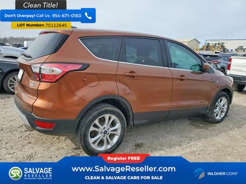 Used 2017 Ford Escape SE image 4