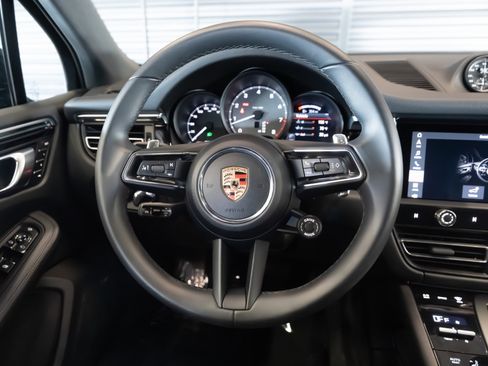 Certified 2025 Porsche Macan S image 15
